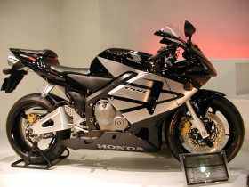 Honda CBR600RR (1024x768 80kb)