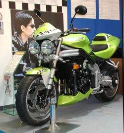 Triumph Speed Triple (838x900 130kb)