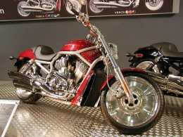Harley Davidson V-Rod (1024x768 207kb)